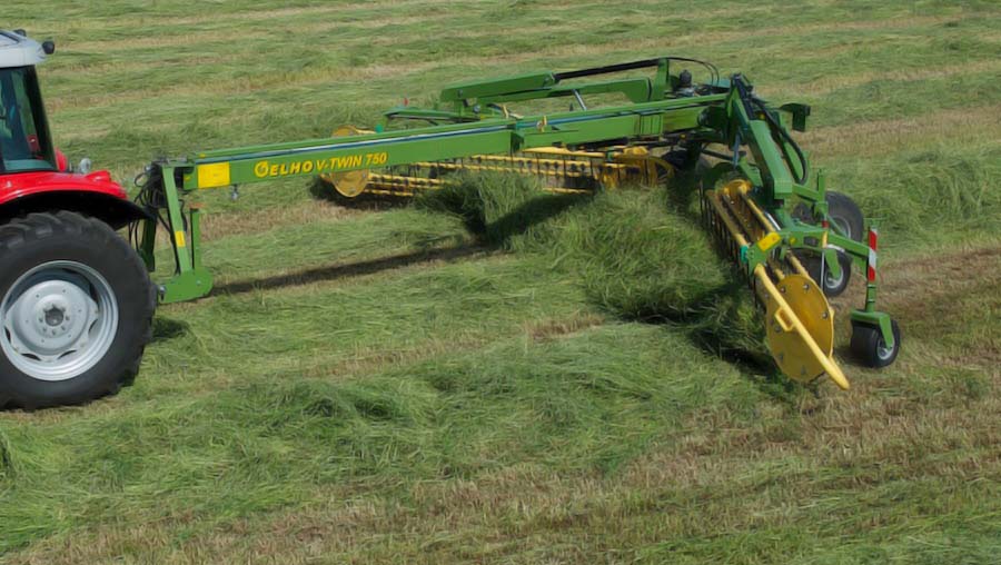 V-Twin 750 Swather